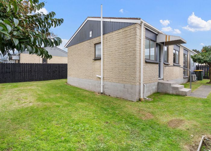  at 2/36 Trentham Road, Papakura, Papakura, Auckland