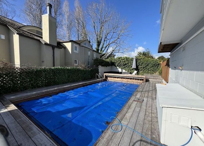  at 44 Deuxberry Avenue, Northcote, North Shore City, Auckland