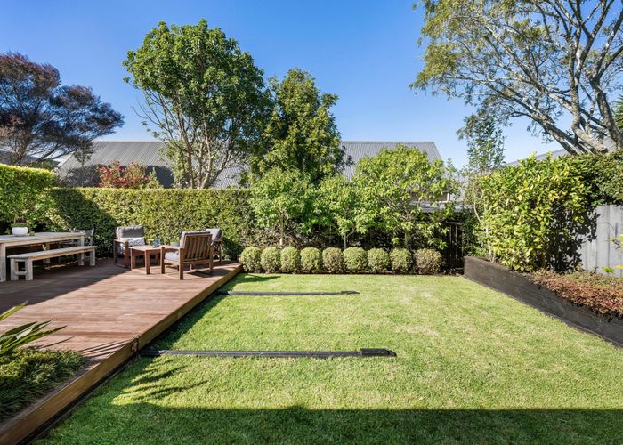  at 9 Warwick Avenue, Westmere, Auckland