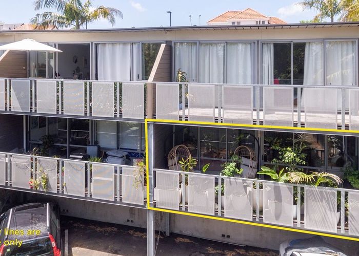  at 1/11 Sentinel Road, Herne Bay, Auckland