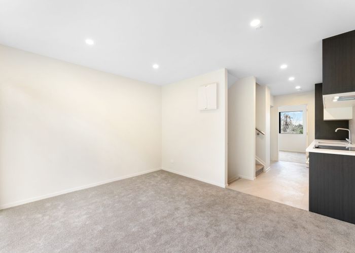 at 4/11 Seymour Road, Sunnyvale, Waitakere City, Auckland