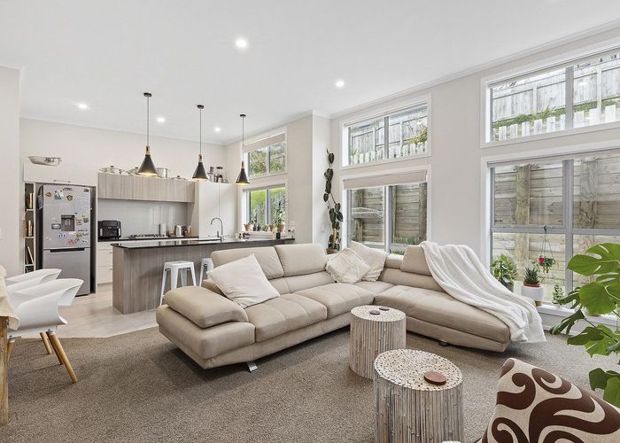  at 9 Madeira Close, Whitby, Porirua, Wellington