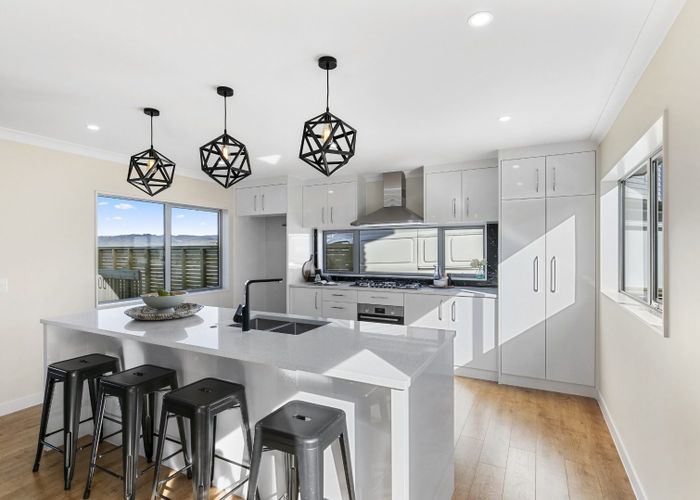  at 4 Poto Road, Normandale, Lower Hutt, Wellington