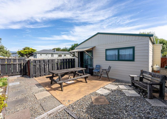 at 6 Mavis Avenue, Waikawa Beach