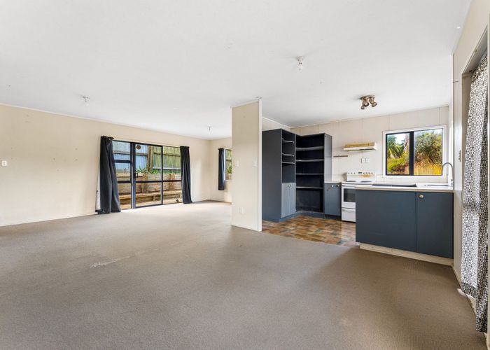 at 2/27 Lingfield Street, Glenfield, North Shore City, Auckland