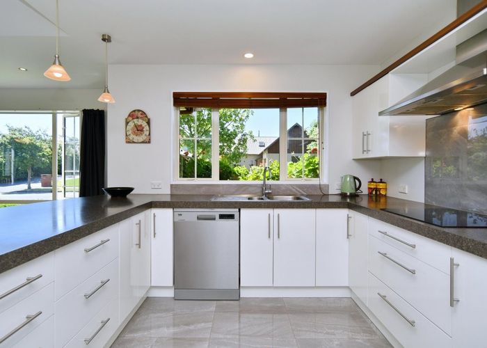  at 42 Woodhurst Drive, Casebrook, Christchurch