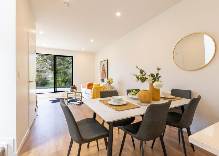  at 18/26 Springvale Drive, Fairview Heights, North Shore City, Auckland