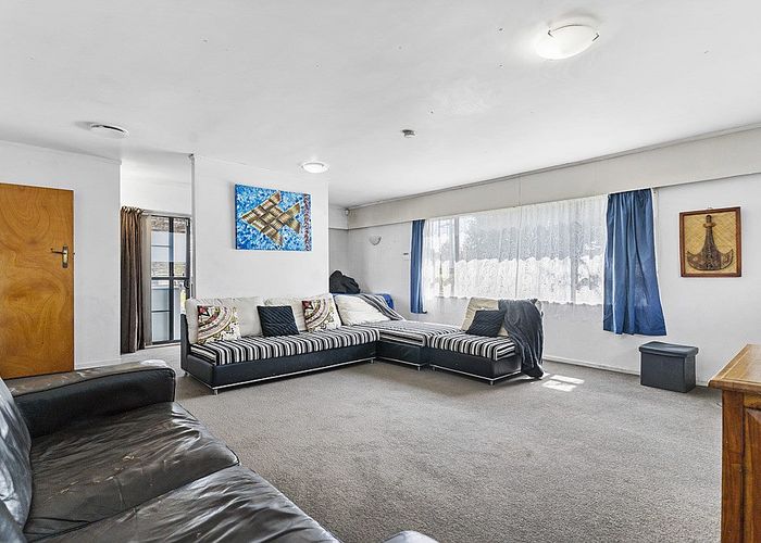  at 39 McAnnalley Street, Manurewa East, Auckland