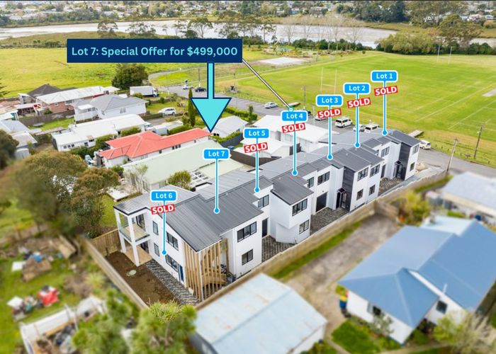 at 7/122 Archibald Road, Kelston, Auckland