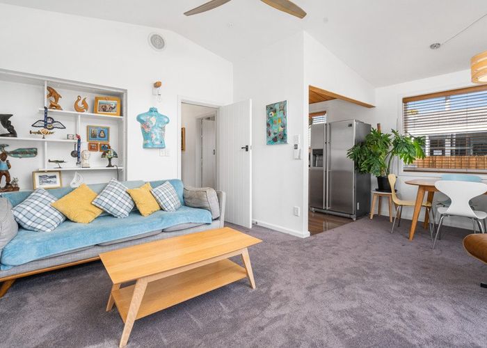  at 71 Main Road, Redcliffs, Christchurch City, Canterbury