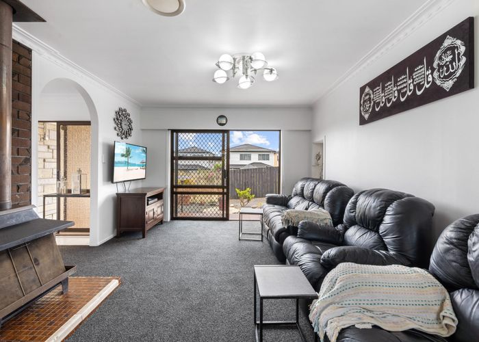  at 2/46 Woolfield Road, Papatoetoe, Auckland