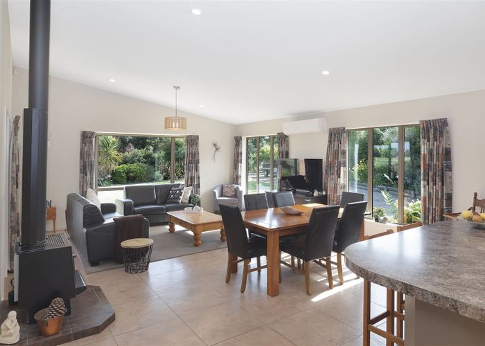 Free property data for 54 Queens Avenue, Waikuku Beach homes.co.nz