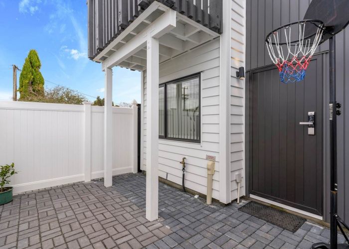  at 1/143 Portage Road, New Lynn, Waitakere City, Auckland