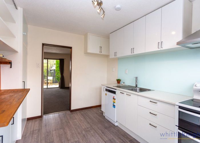  at 2/30 Garvins Road, Hornby, Christchurch City, Canterbury