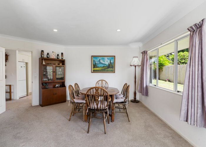  at 5 Stewart Gibson Place, Manurewa, Manukau City, Auckland