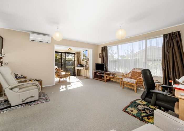  at 2/13 Northall Road, New Lynn, Waitakere City, Auckland