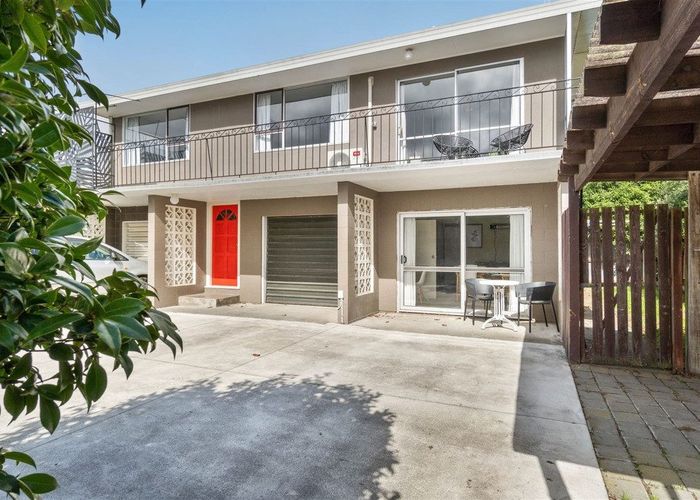  at 2/33 Northfield Road, Casebrook, Christchurch