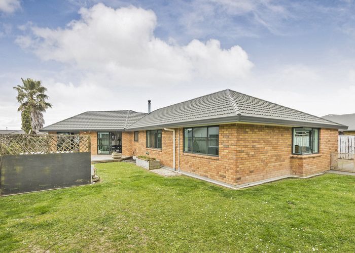  at 8 Woodgate Court, Fitzherbert, Palmerston North