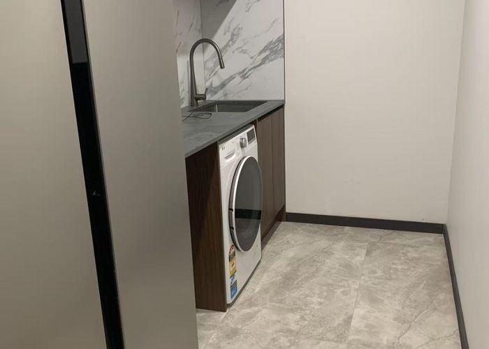  at 24 Grandridge Ave, Flat Bush, Manukau City, Auckland