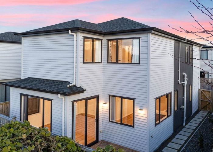  at 5B Notre Dame Way, Albany, Auckland