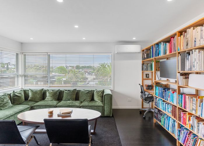  at 2/97 Takutai Avenue, Half Moon Bay, Manukau City, Auckland