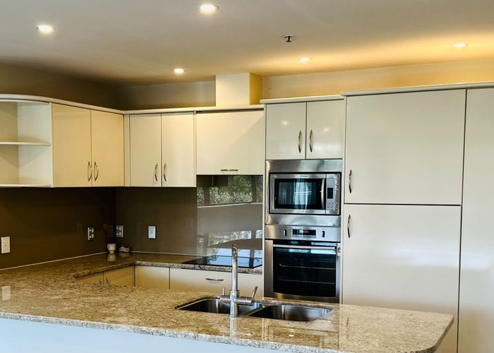  at 2D/175 Hurstmere Road, Takapuna, Auckland