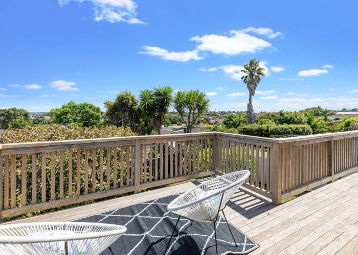  at 8 Majesty Place, Half Moon Bay, Auckland
