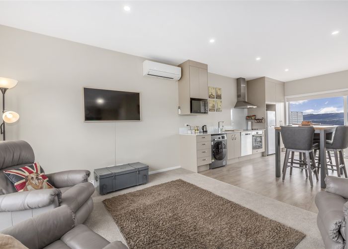  at 4 Kopua PL, Whitby, Porirua