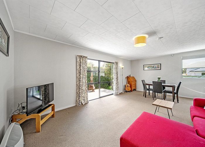 at 2/16 Beryl Place, Mangere East, Manukau City, Auckland