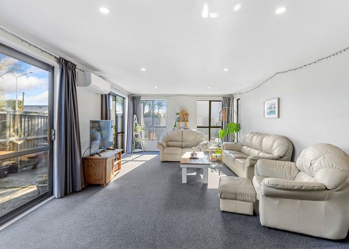  at 1/422 Barbadoes Street, Edgeware, Christchurch City, Canterbury