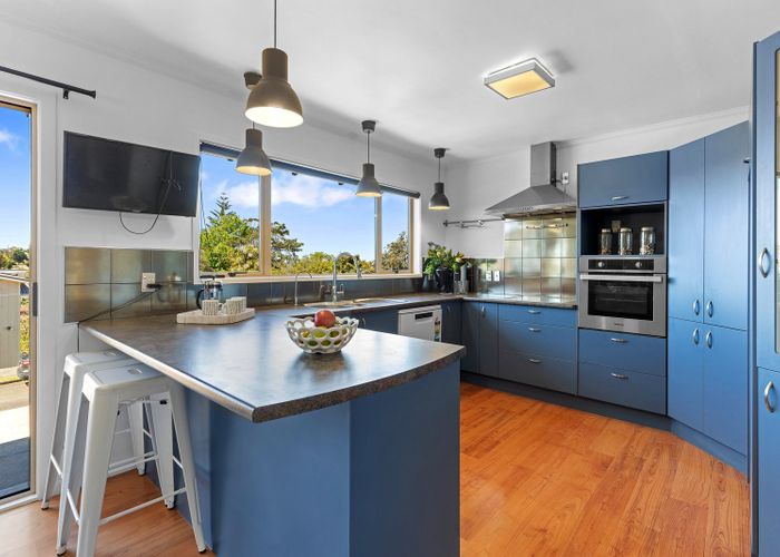  at 9 Robin Lane, Browns Bay, North Shore City, Auckland