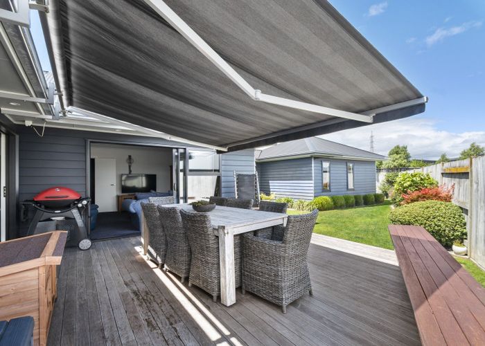  at 9 Saint Heliers Grove, Fitzherbert, Palmerston North, Manawatu / Whanganui