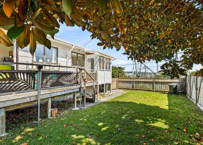  at 1/13 Paton Avenue, Te Atatu South, Waitakere City, Auckland