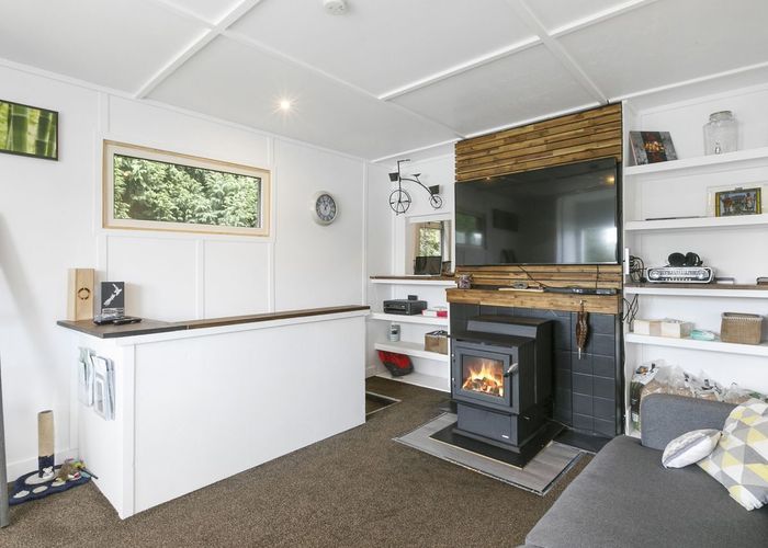  at 25 Adderley Terrace, Ravensbourne, Dunedin