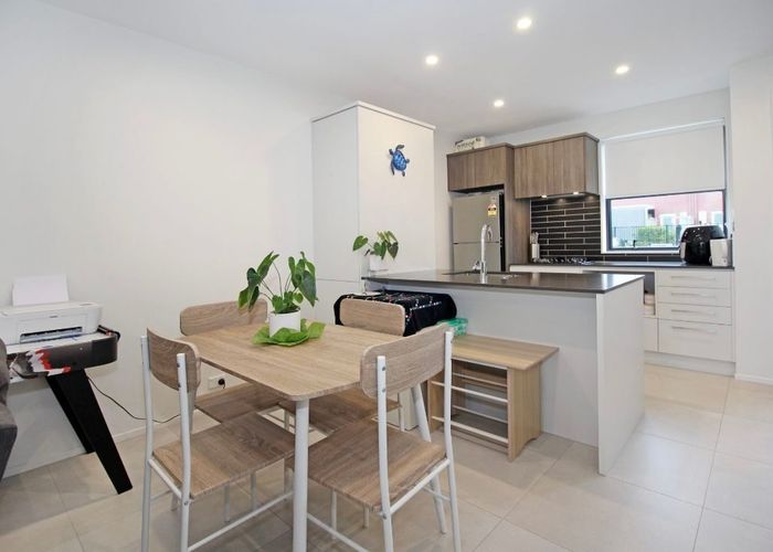  at 10 Paterae Lane, Flat Bush, Manukau City, Auckland