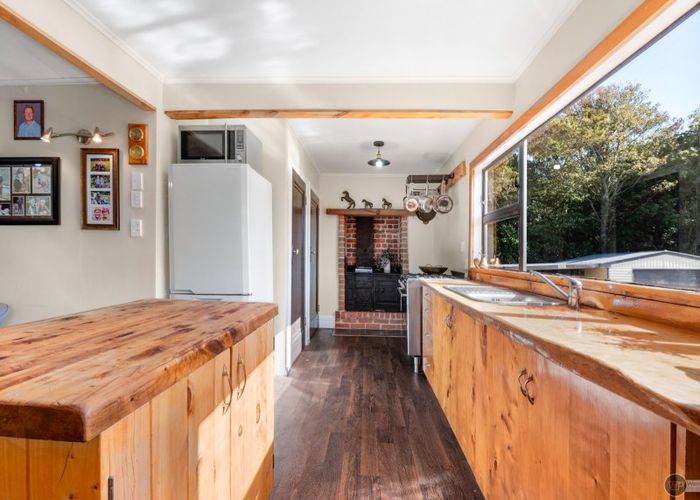  at 1044 Coast Road, Wainuiomata Coast, Lower Hutt