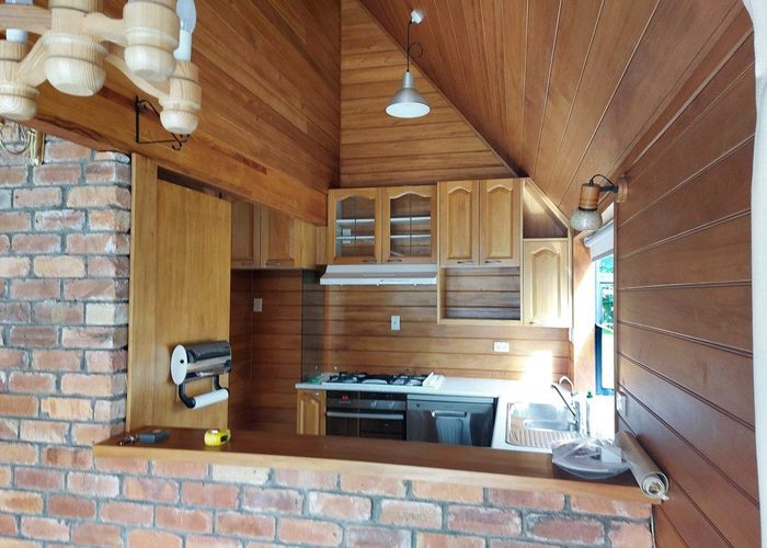  at 7 Sunrise Lane, Te Atatu South, Waitakere City, Auckland