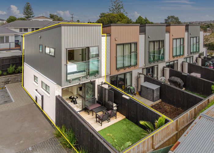  at 4 Mana Place, Te Atatu Peninsula, Auckland