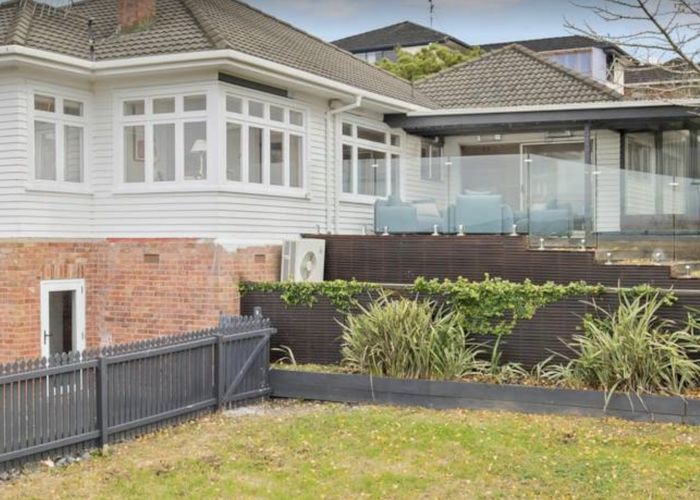  at 12A Beach Road, Mellons Bay, Auckland