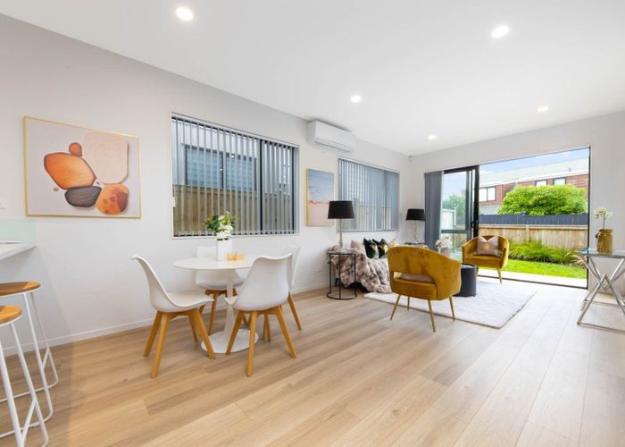  at 2/39 Lyndhurst Street, Te Atatu South, Waitakere City, Auckland