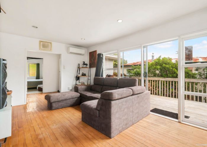  at 13 Vandeleur Avenue, Birkdale, North Shore City, Auckland