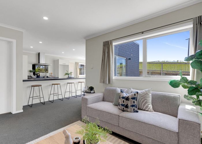  at 69 Ridgedale Crescent, Flagstaff, Hamilton