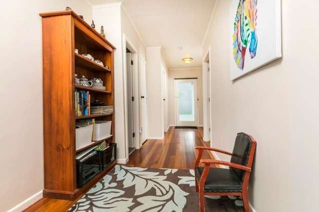  at 100 Lincoln Park Avenue, Massey, Waitakere City, Auckland