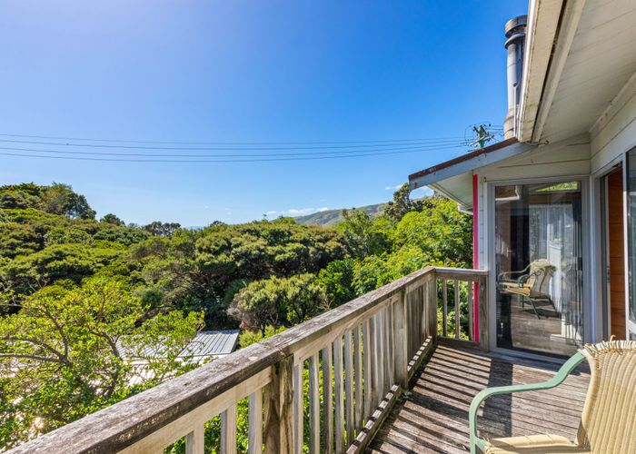  at 6 Rawhiti Road, Pukerua Bay, Porirua, Wellington