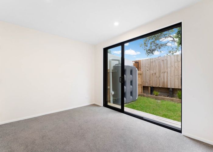  at 4/10 Orchid Place, Te Atatu South, Waitakere City, Auckland
