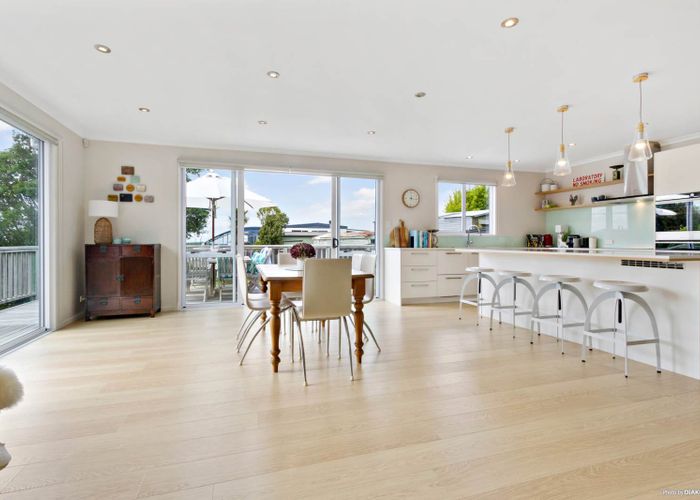  at 432 Huia Road, Laingholm, Auckland