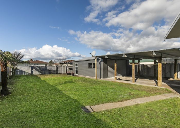  at 64 Convair Crescent, Mangere, Auckland