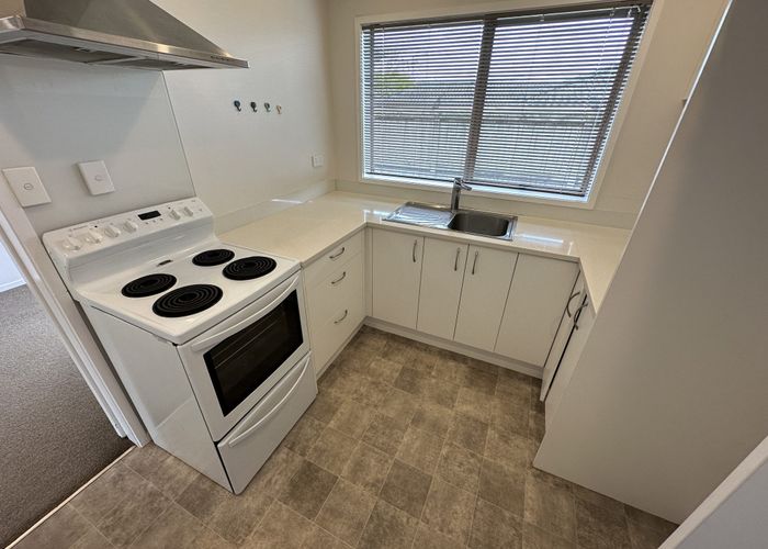  at 2/78 Prince Regent Drive, Half Moon Bay, Manukau City, Auckland