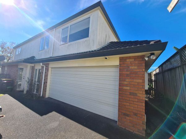  at 2 Birchlea Rise, Goodwood Heights, Manukau City, Auckland