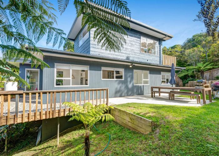  at 806a Beach Road, Browns Bay, North Shore City, Auckland
